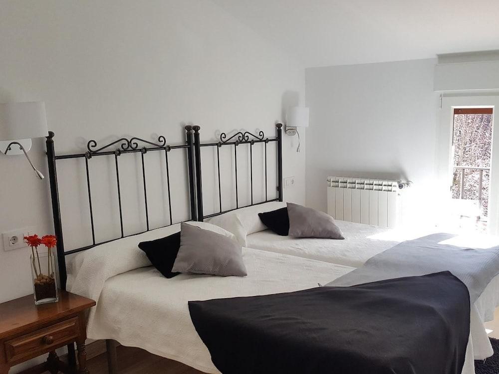 Hostal Nevandi Espinama Exteriér fotografie