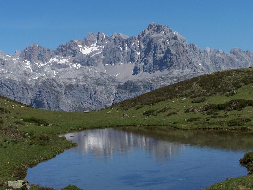 Hostal Nevandi Espinama Exteriér fotografie